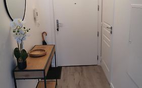 Appartement Cosy Premium , Parking Privé , 15 min Arc de Triomphe